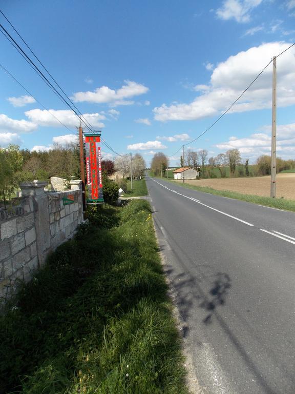 Гостьовий будинок Le Petit Breuil Verteillac Екстер'єр фото