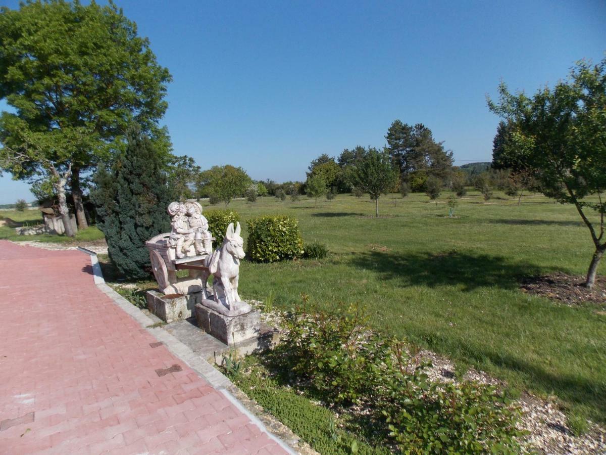 Гостьовий будинок Le Petit Breuil Verteillac Екстер'єр фото